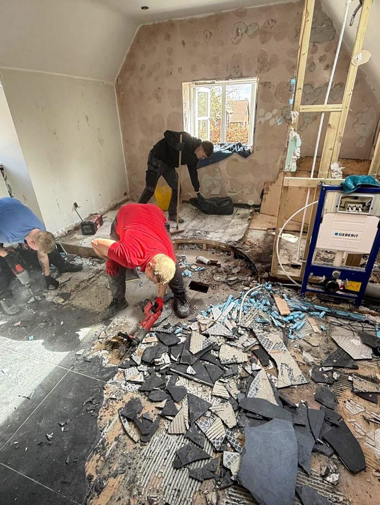 Andersons Homes in-house installation team on site